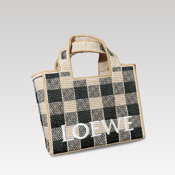 Luo Yiwei black and white checkered embroidered logo straw bag