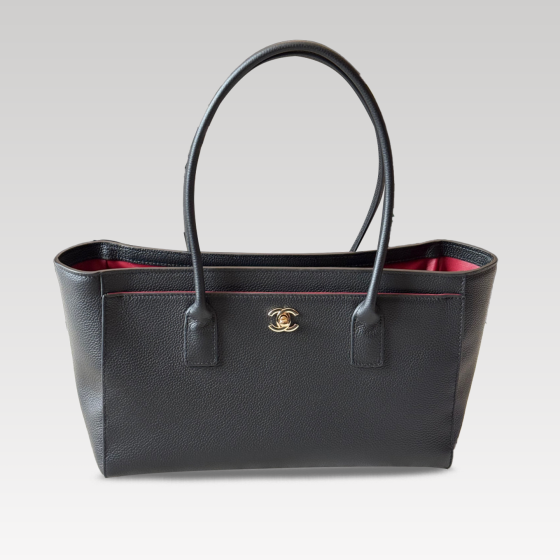 Classic vintage Chanel Tote bag